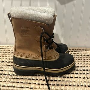 Sorel boots size 37
